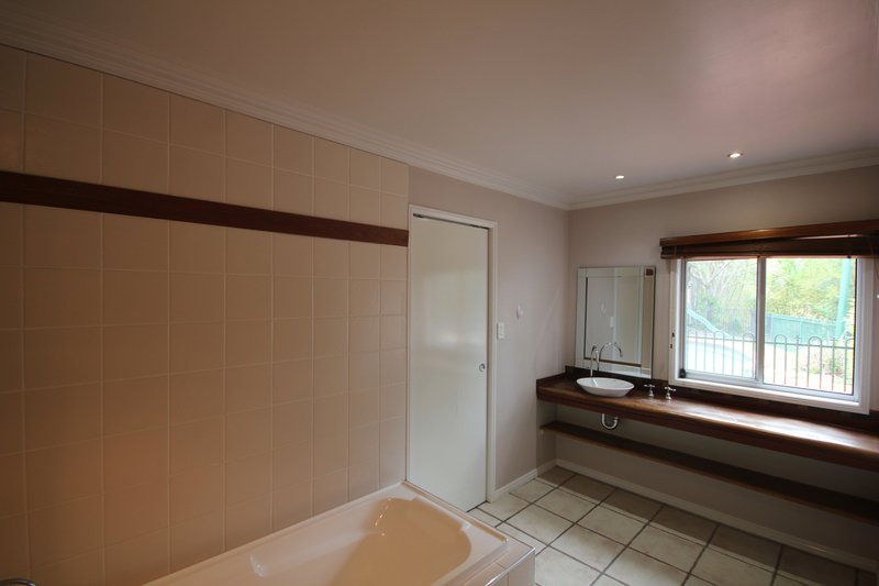 Photo - 19 Clivia Crescent, Daisy Hill QLD 4127 - Image 6