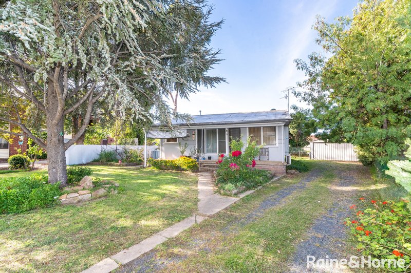 Photo - 19 Cochrane Street, Kooringal NSW 2650 - Image 1