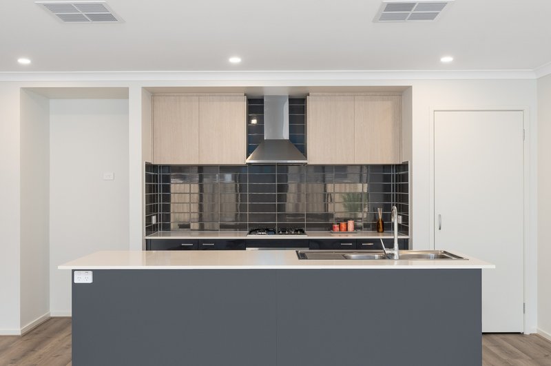 Photo - 19 Colmar Street, Lara VIC 3212 - Image 2
