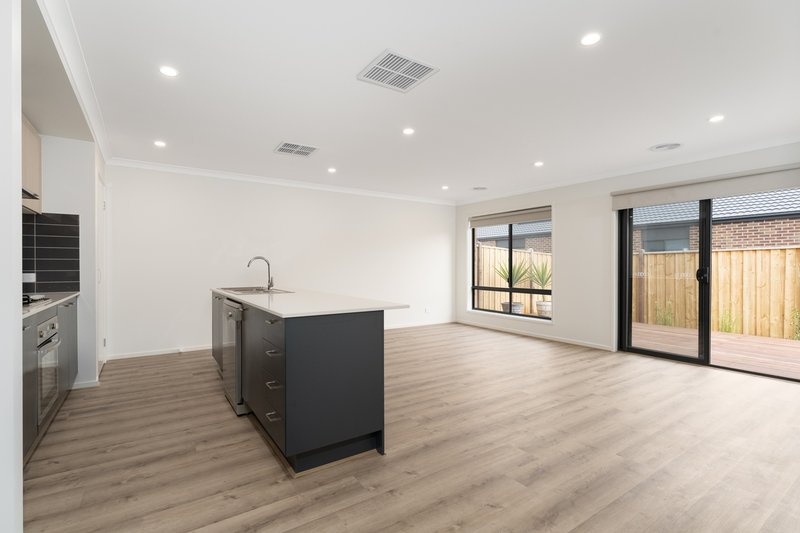 Photo - 19 Colmar Street, Lara VIC 3212 - Image 3