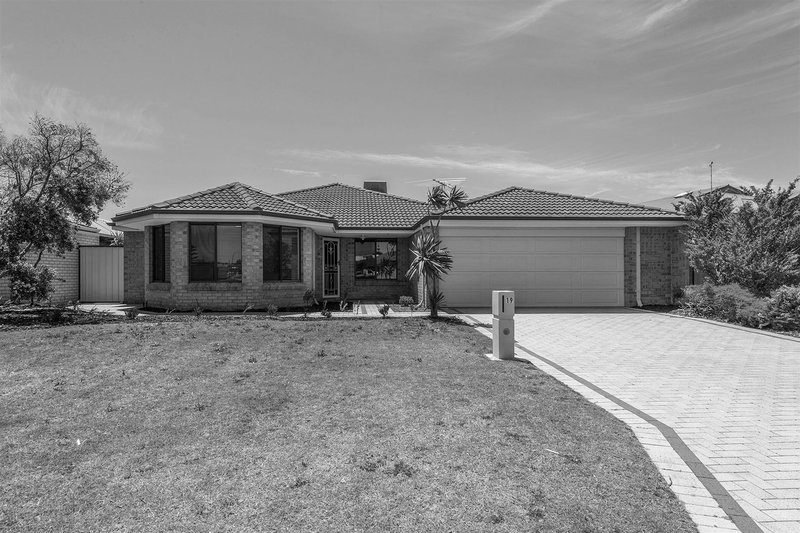 19 Cologne Gardens, Port Kennedy WA 6172