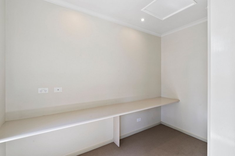 Photo - 1/9 Combo Court, Harrison ACT 2914 - Image 5
