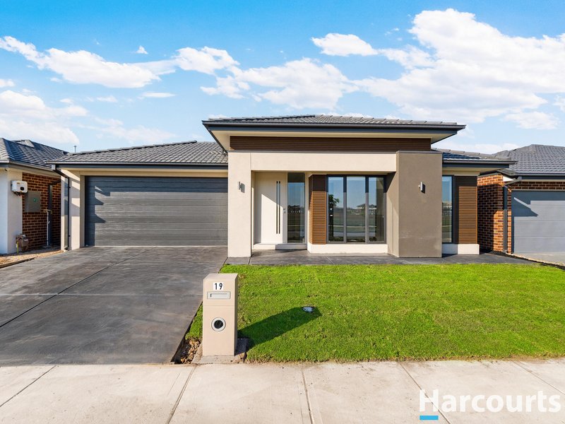 Photo - 19 Companionship Drive, Clyde North VIC 3978 - Image 1