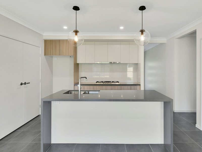 Photo - 19 Compass Road, Flagstone QLD 4280 - Image 4
