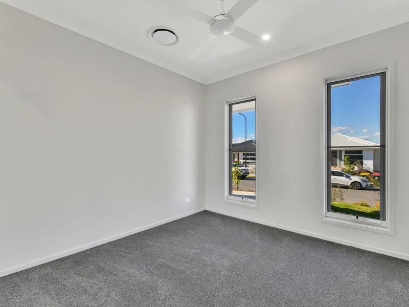 Photo - 19 Compass Road, Flagstone QLD 4280 - Image 10