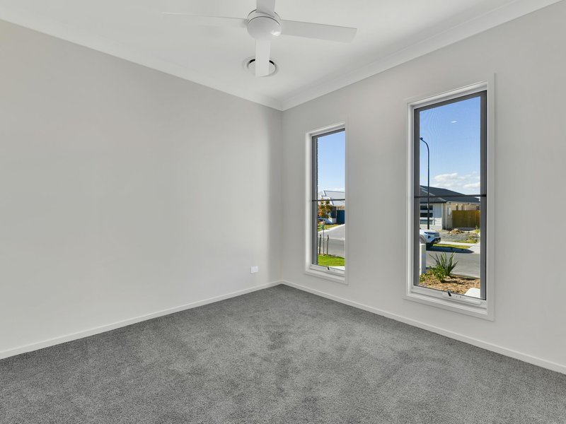 Photo - 19 Compass Road, Flagstone QLD 4280 - Image 11