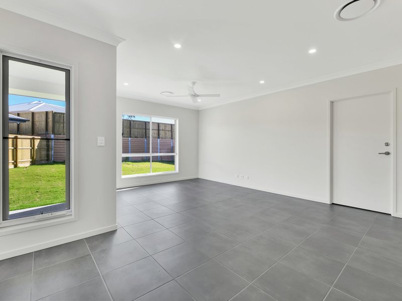 Photo - 19 Compass Road, Flagstone QLD 4280 - Image 14