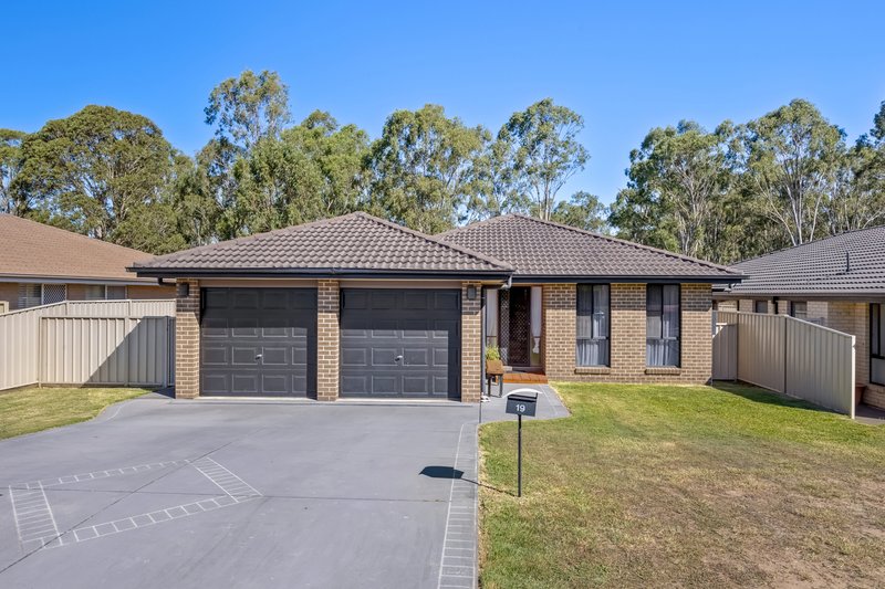 Photo - 19 Conder Crescent, Metford NSW 2323 - Image 1