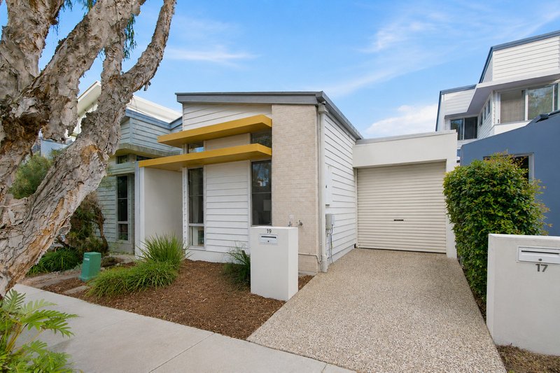 Photo - 19 Conimbla Street, Fitzgibbon QLD 4018 - Image 1