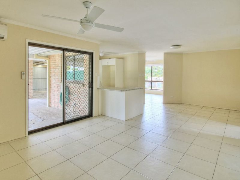 Photo - 19 Conlan Street, Boronia Heights QLD 4124 - Image 3