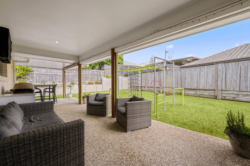 Photo - 19 Cooloola Circuit, Warner QLD 4500 - Image 2