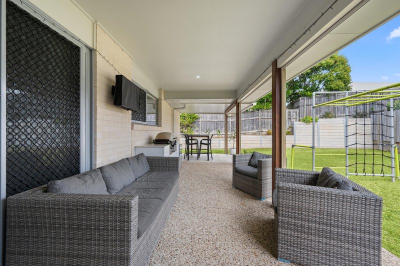 Photo - 19 Cooloola Circuit, Warner QLD 4500 - Image 3
