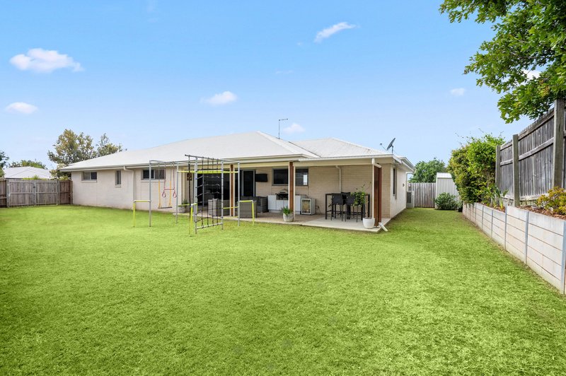 Photo - 19 Cooloola Circuit, Warner QLD 4500 - Image 4