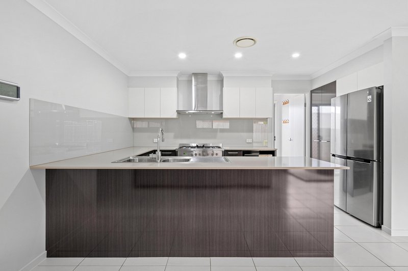 Photo - 19 Cooloola Circuit, Warner QLD 4500 - Image 7