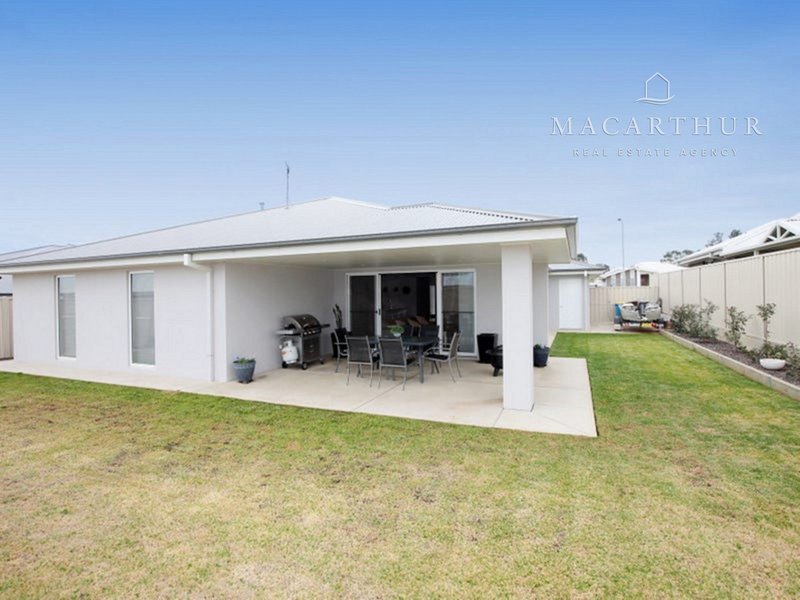 Photo - 19 Cootamundra Boulevard, Gobbagombalin NSW 2650 - Image 12