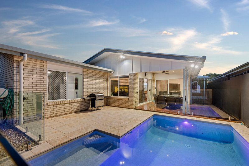 Photo - 19 Cootharaba Crescent, Warner QLD 4500 - Image 2