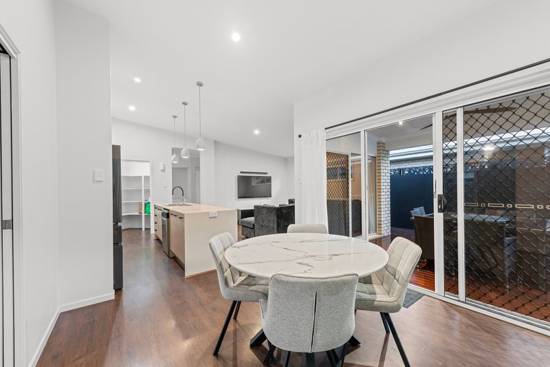 Photo - 19 Cootharaba Crescent, Warner QLD 4500 - Image 5
