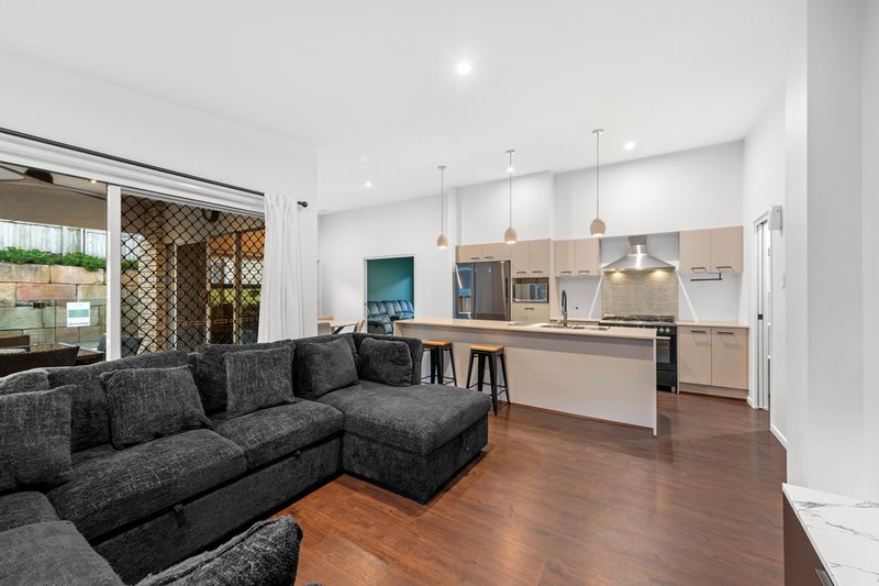 Photo - 19 Cootharaba Crescent, Warner QLD 4500 - Image 6