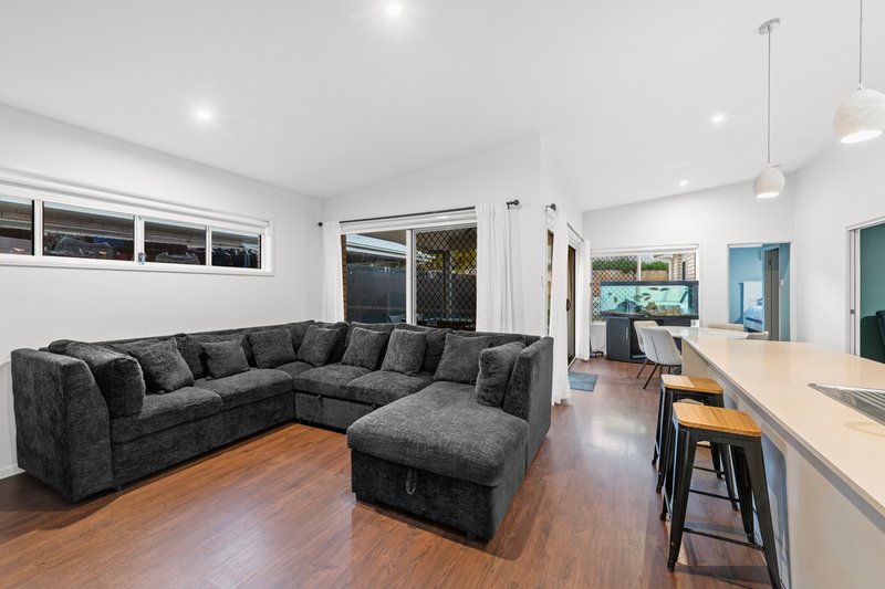 Photo - 19 Cootharaba Crescent, Warner QLD 4500 - Image 8