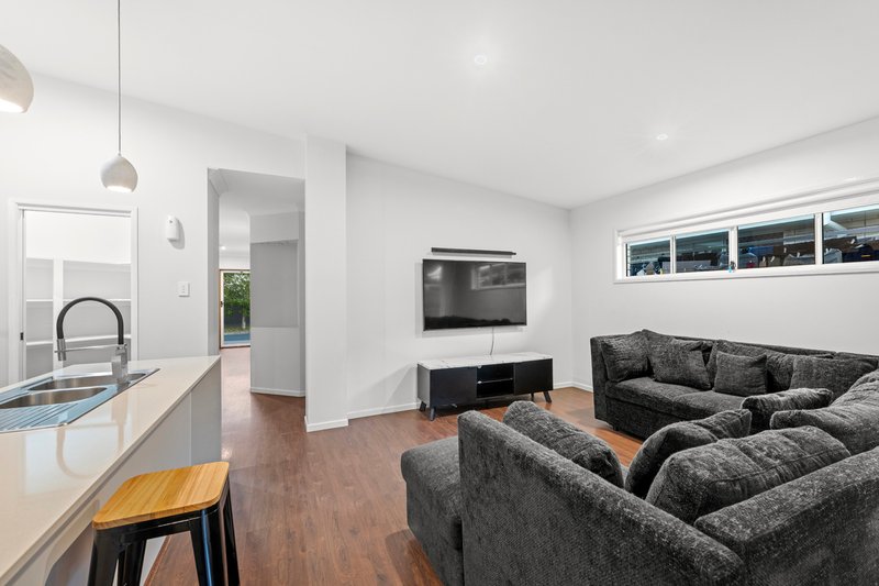 Photo - 19 Cootharaba Crescent, Warner QLD 4500 - Image 13
