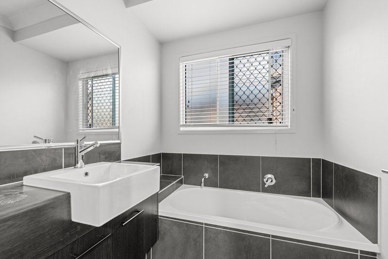 Photo - 19 Cootharaba Crescent, Warner QLD 4500 - Image 22