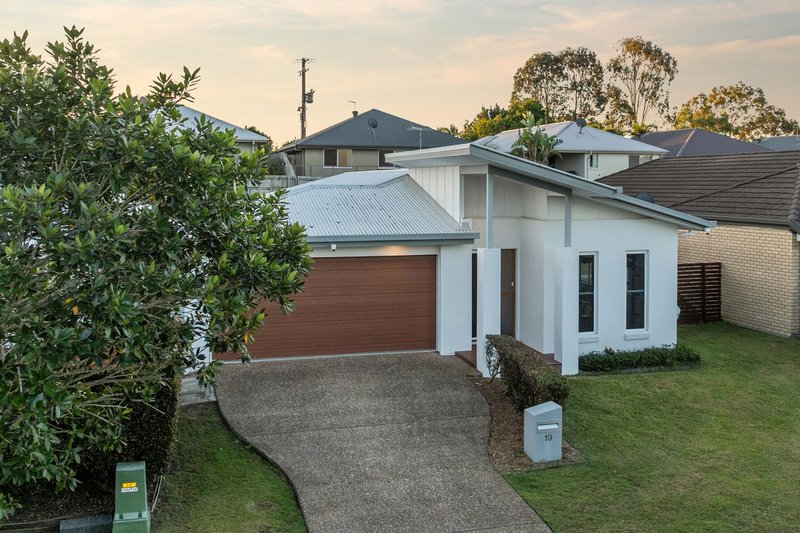 Photo - 19 Cootharaba Crescent, Warner QLD 4500 - Image 25