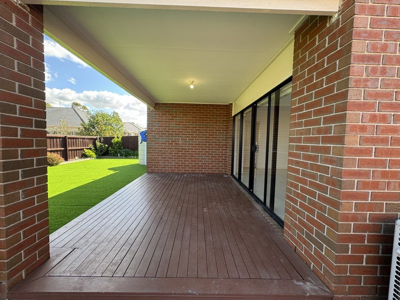 Photo - 19 Copeton Avenue, Tarneit VIC 3029 - Image 5