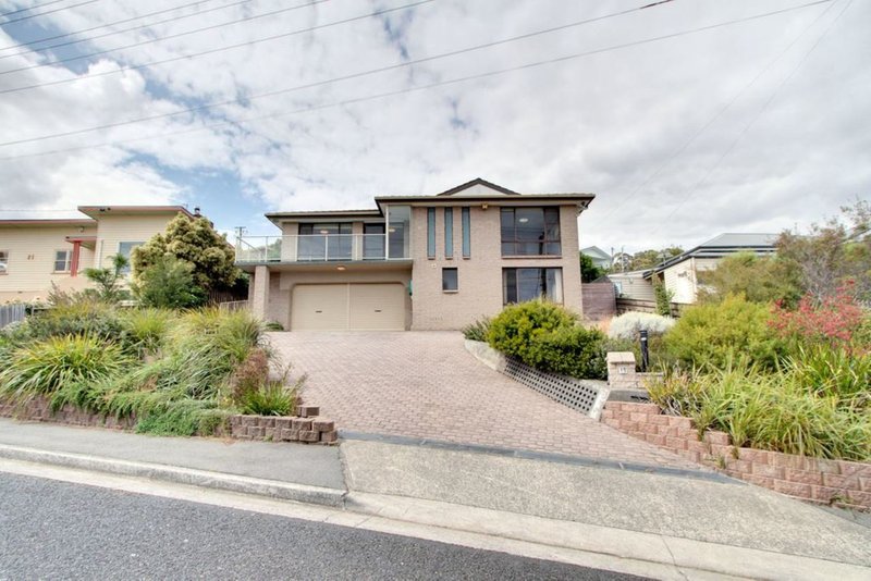 Photo - 19 Corinna Road, Lindisfarne TAS 7015 - Image 2