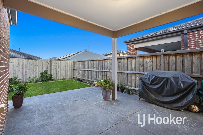 Photo - 19 Cortajalla Avenue, Clyde North VIC 3978 - Image 17