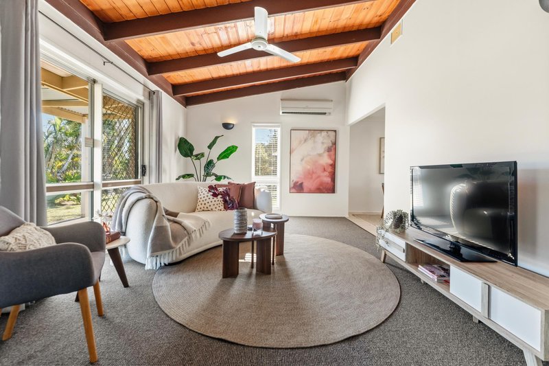 Photo - 19 Cotswold Street, Mount Warren Park QLD 4207 - Image 1