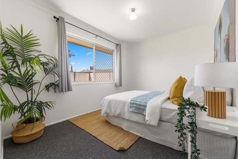 Photo - 19 Cotswold Street, Mount Warren Park QLD 4207 - Image 10