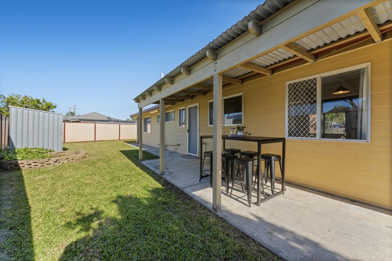 Photo - 19 Cotswold Street, Mount Warren Park QLD 4207 - Image 14