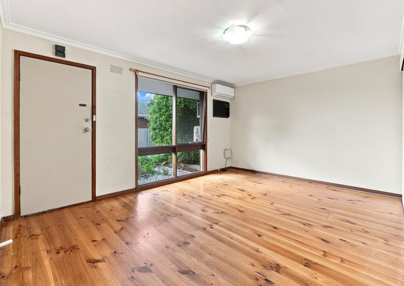 Photo - 1/9 Cottrell Street, Werribee VIC 3030 - Image 2