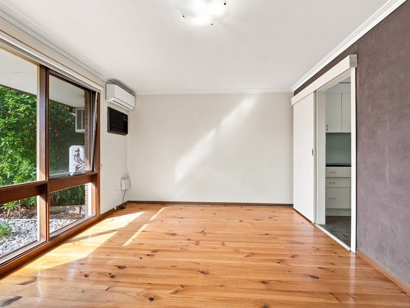 Photo - 1/9 Cottrell Street, Werribee VIC 3030 - Image 3