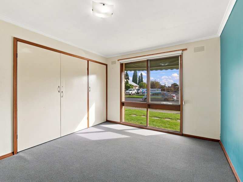 Photo - 1/9 Cottrell Street, Werribee VIC 3030 - Image 6