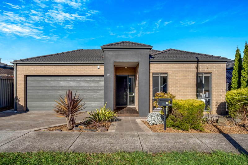 19 Cradle Mountain Drive, Craigieburn VIC 3064