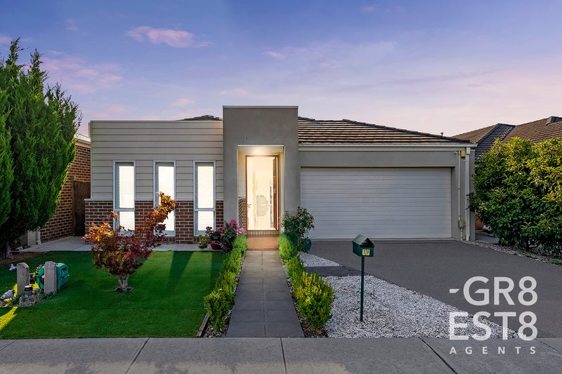 19 Crepe Avenue, Cranbourne West VIC 3977