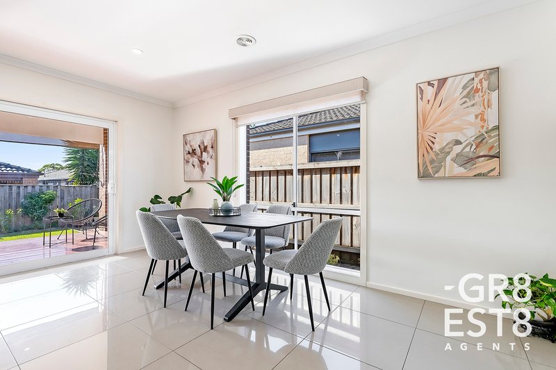 Photo - 19 Crepe Avenue, Cranbourne West VIC 3977 - Image 9