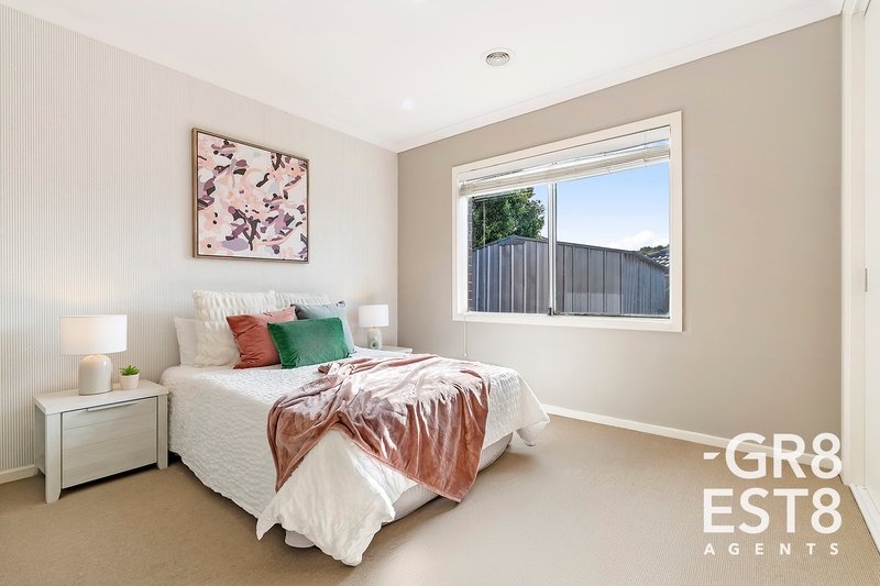 Photo - 19 Crepe Avenue, Cranbourne West VIC 3977 - Image 15