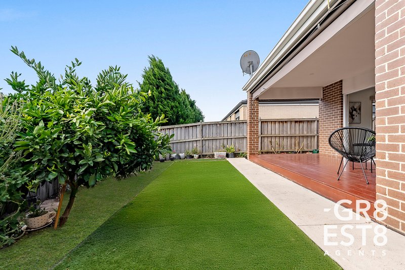 Photo - 19 Crepe Avenue, Cranbourne West VIC 3977 - Image 19