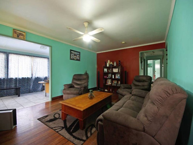 Photo - 19 Crest Street, Kallangur QLD 4503 - Image 2