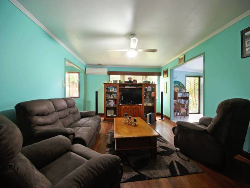 Photo - 19 Crest Street, Kallangur QLD 4503 - Image 4