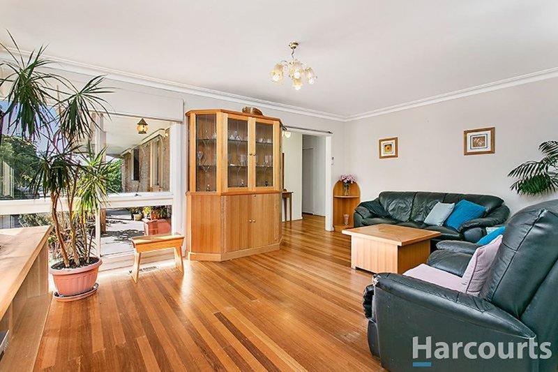 Photo - 19 Crown Street, Glen Waverley VIC 3150 - Image 4