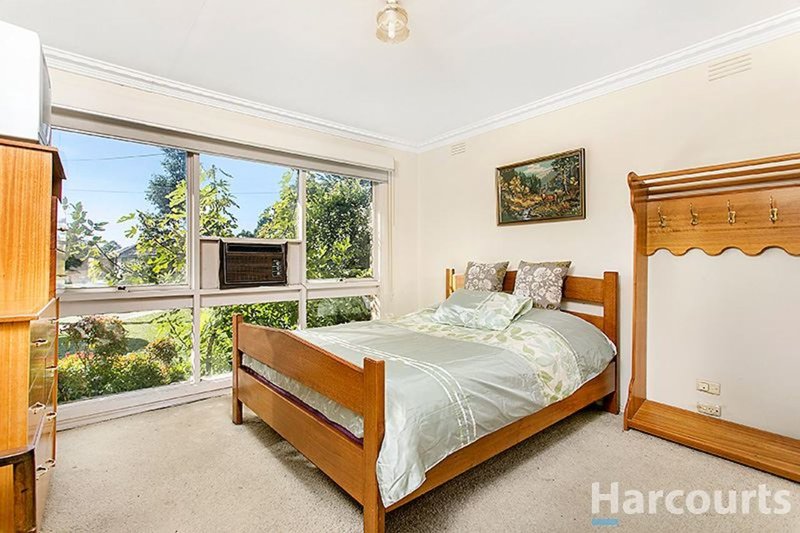 Photo - 19 Crown Street, Glen Waverley VIC 3150 - Image 5