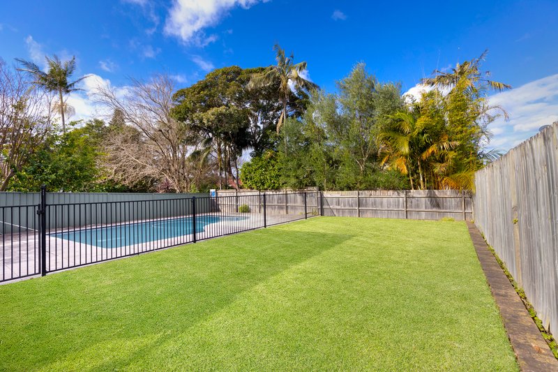 Photo - 19 Cumberland Avenue, Collaroy NSW 2097 - Image 4