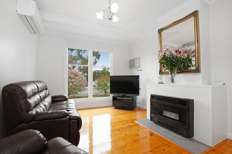 Photo - 19 Cuthbert Road, Reservoir VIC 3073 - Image 2