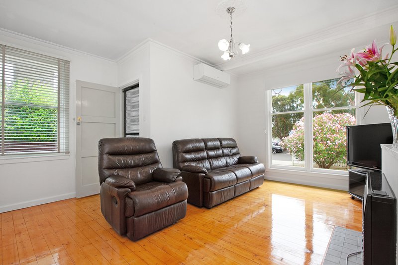 Photo - 19 Cuthbert Road, Reservoir VIC 3073 - Image 3