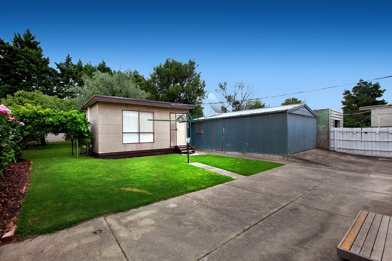 Photo - 19 Cuthbert Road, Reservoir VIC 3073 - Image 5