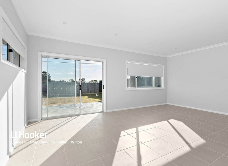 Photo - 19 Cycads Way, Currans Hill NSW 2567 - Image 3