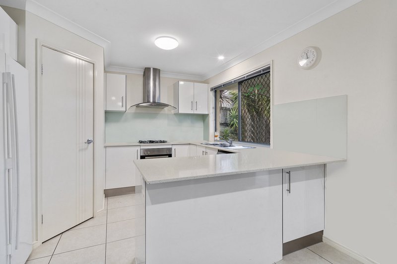 Photo - 19 Cypress Circuit, Coomera QLD 4209 - Image 4